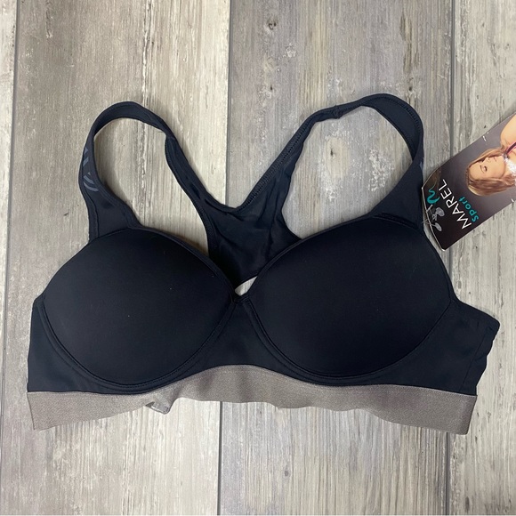 NEW 34C Black Sports Bra NWT - Picture 1 of 5